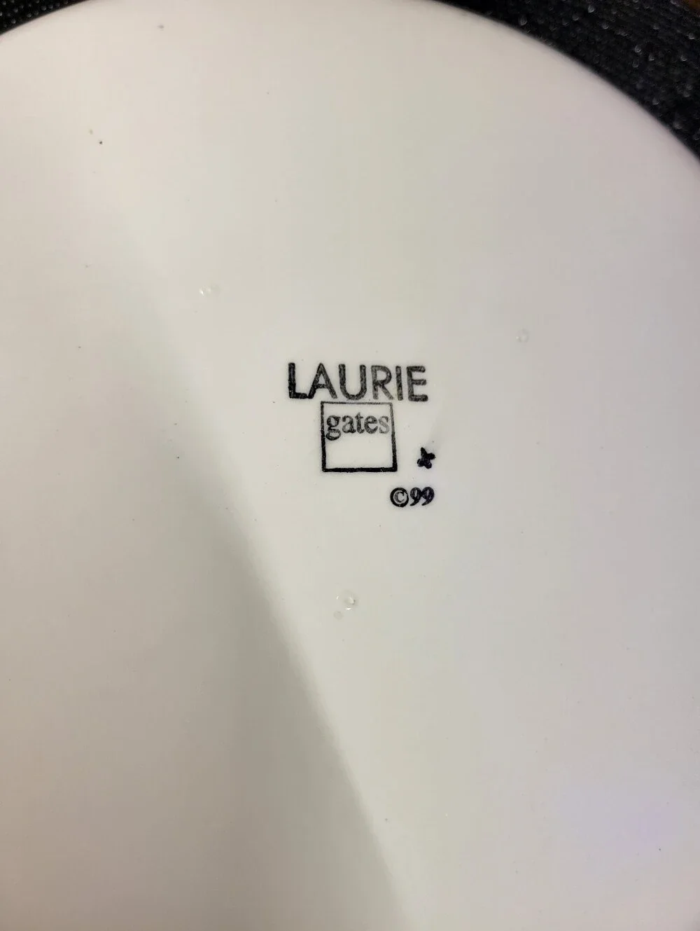 Laurie Gates 1999 cherry pattern Quiche/pie dish